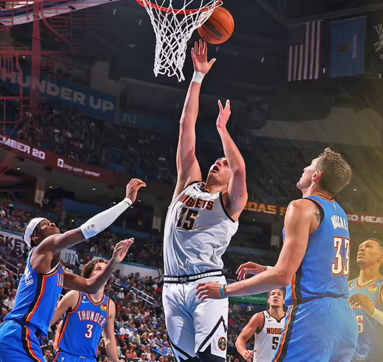  亚历山大全能发挥，雷霆客场爆冷击败掘金队